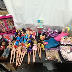Barbie doll lot w/ accessories